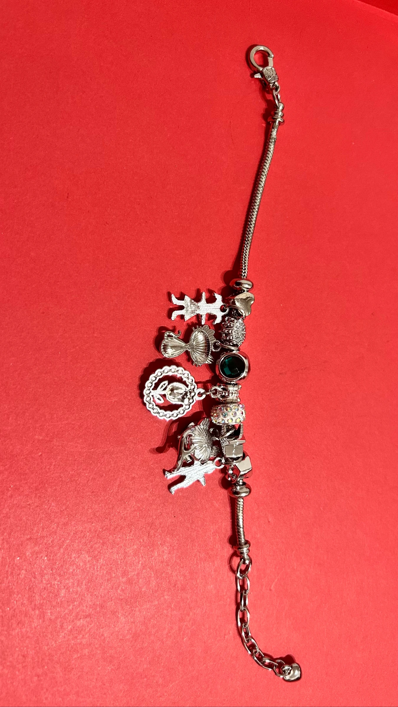 Bracelet style Pandora argenté avec des charms verts – photo 2